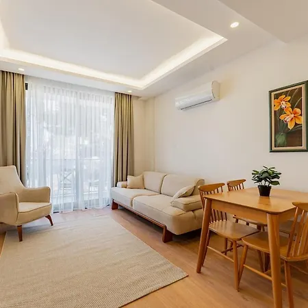 Close To The Airport And The D7 Apartment