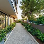 Apartment Close To The Airport And The D7 *